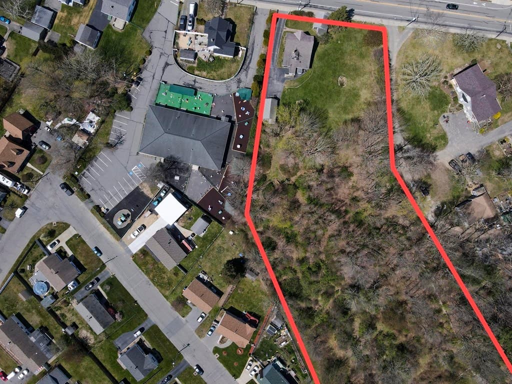 3146 Acushnet Ave photo 2