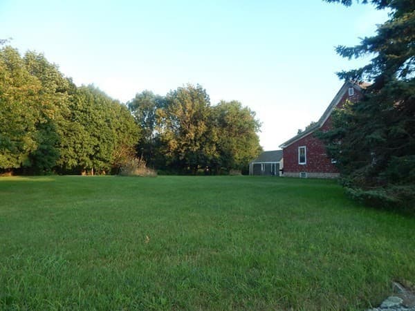 3146 Acushnet Ave photo 4