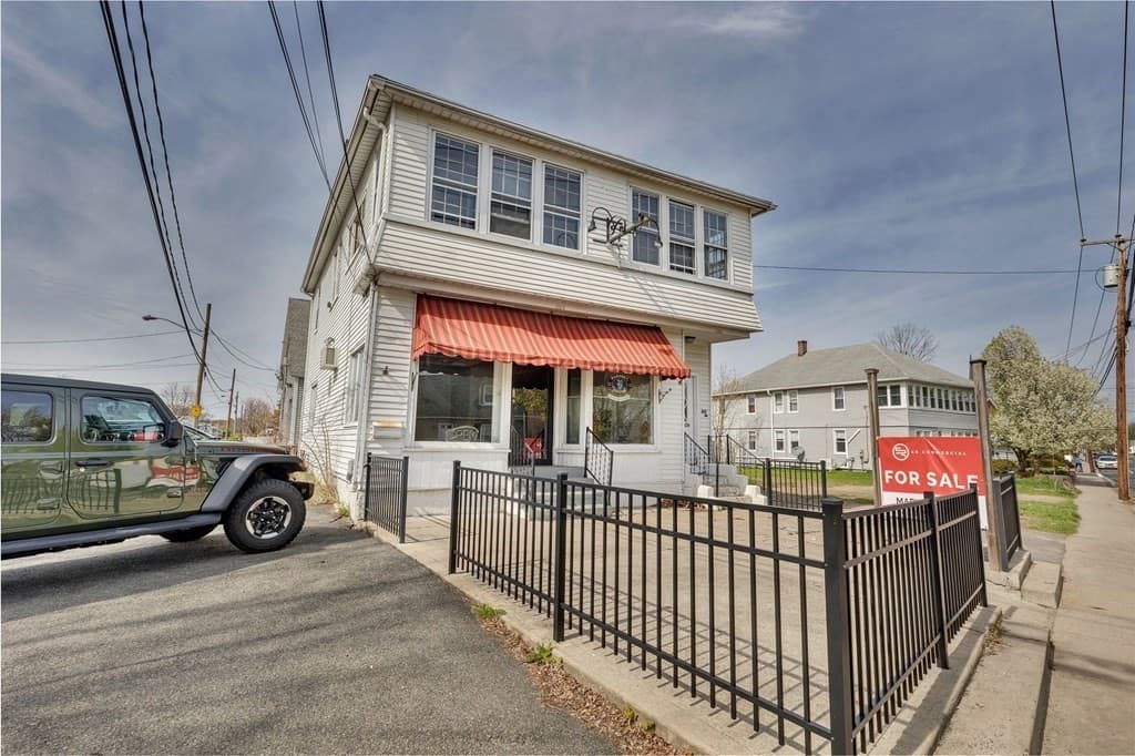 459-463 East St