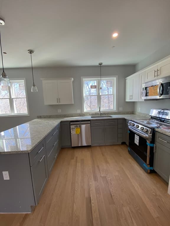 22 Dyer St #NA photo 2
