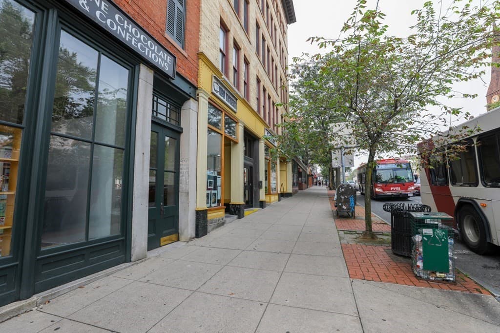 78 Main St photo 3