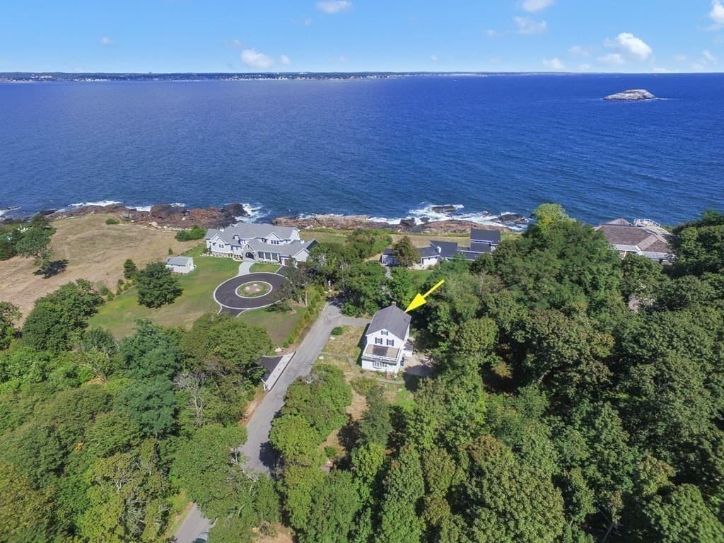 43 Pleasant St photo 3