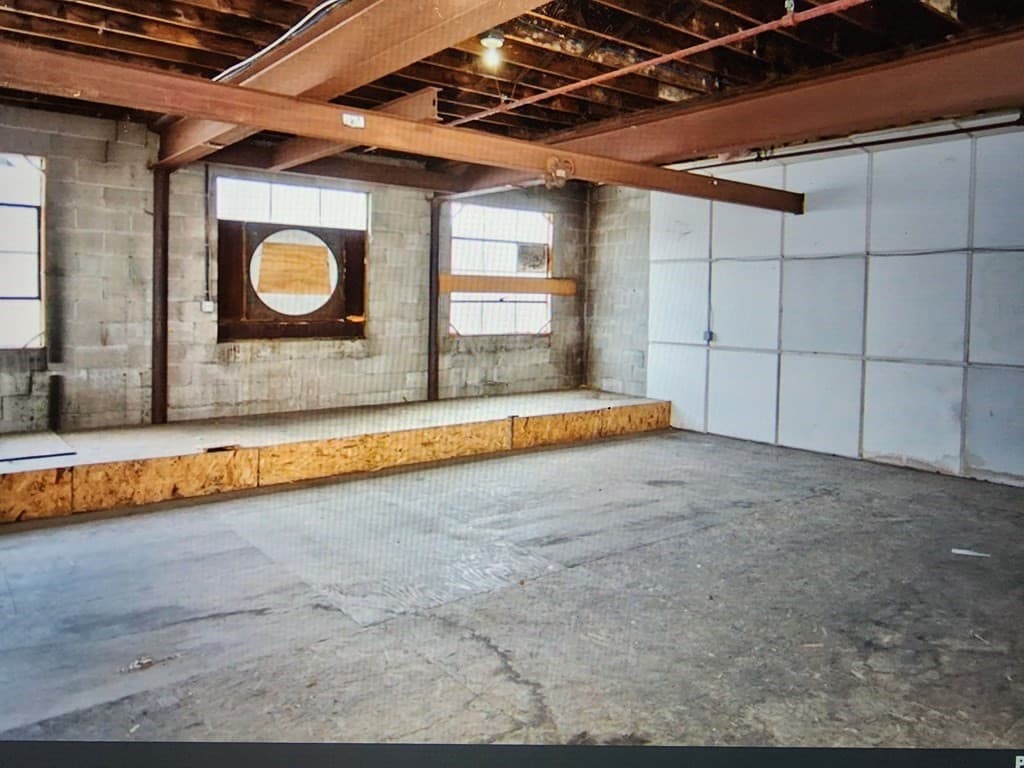 109 Lyman St photo 2