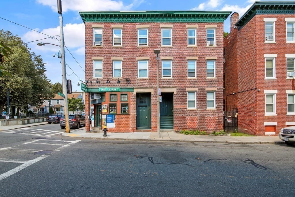 107-111 Erie St photo 2