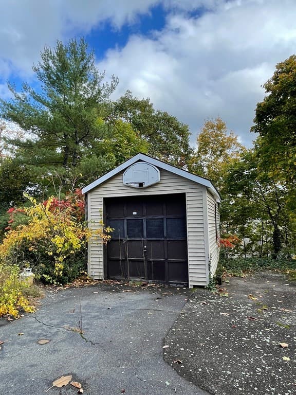 65 Beacon St photo 2