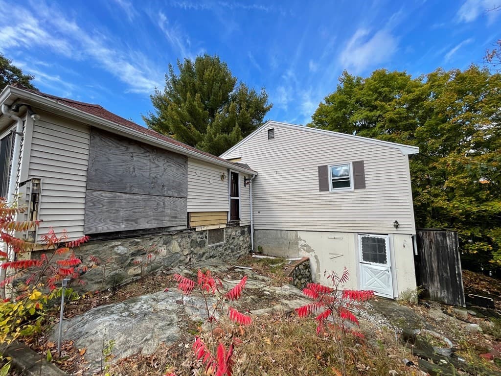 65 Beacon St photo 3