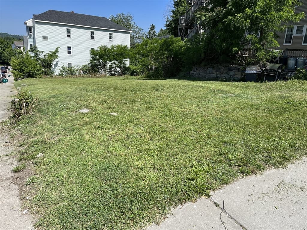 114 Lincoln St