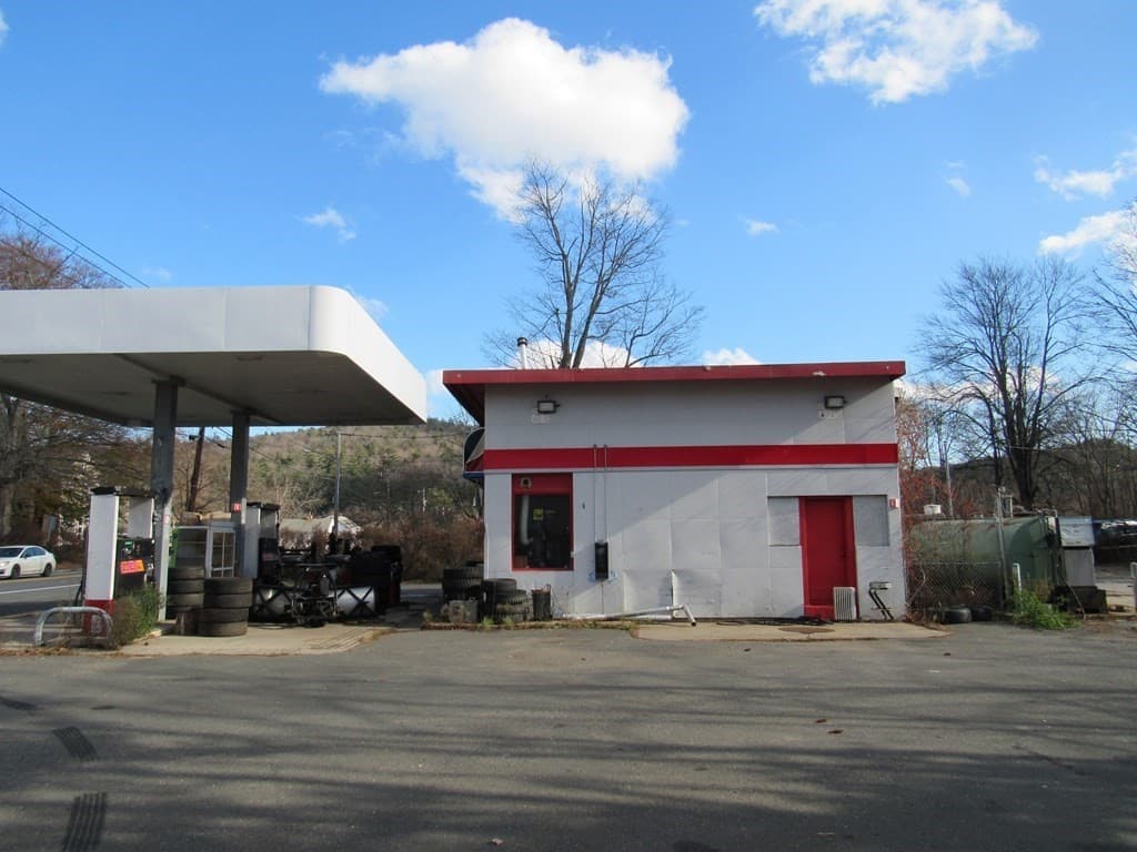 5 E Main St photo 3