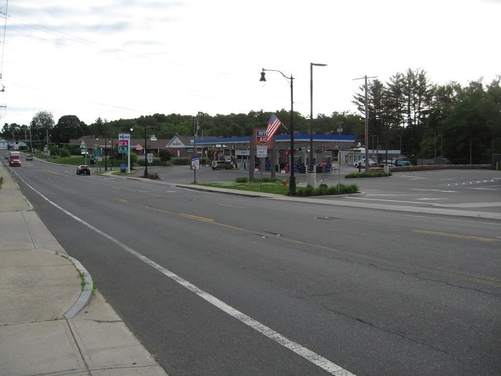 581 College Hwy photo 4