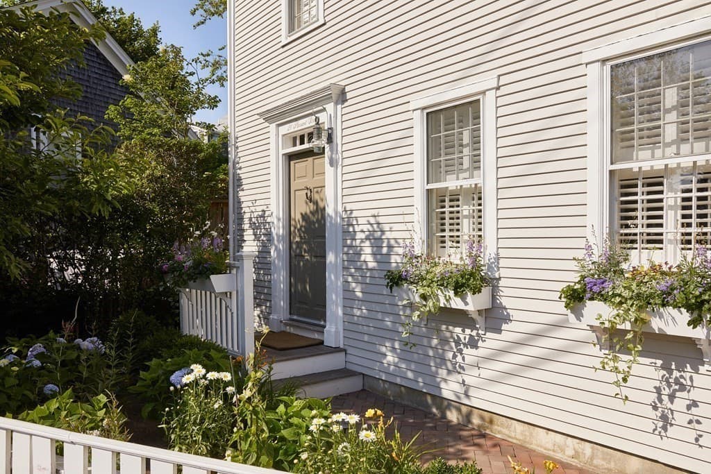 28 Pleasant Street photo 2