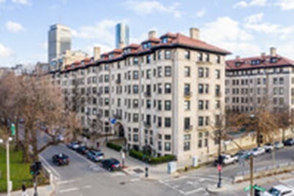 400 Commonwealth Ave