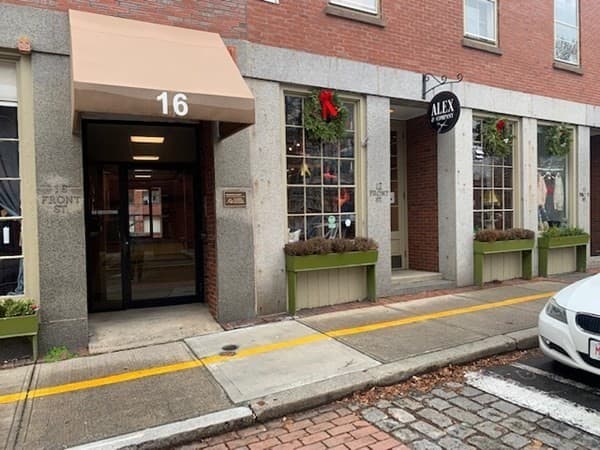 6 Front St