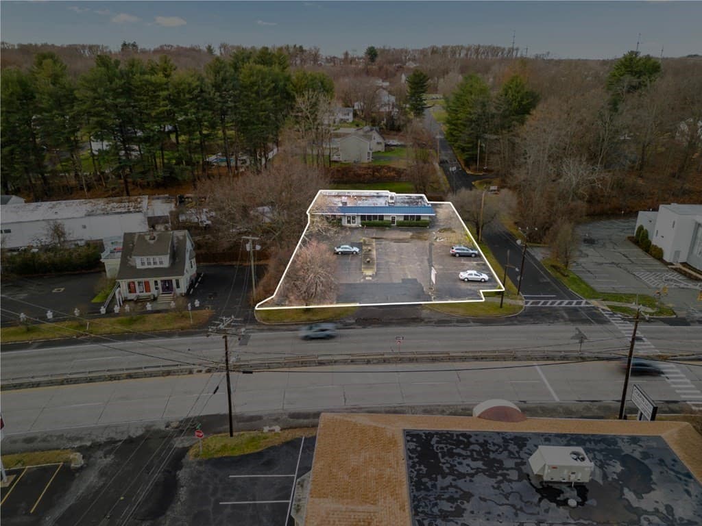 1654 Riverdale photo 5