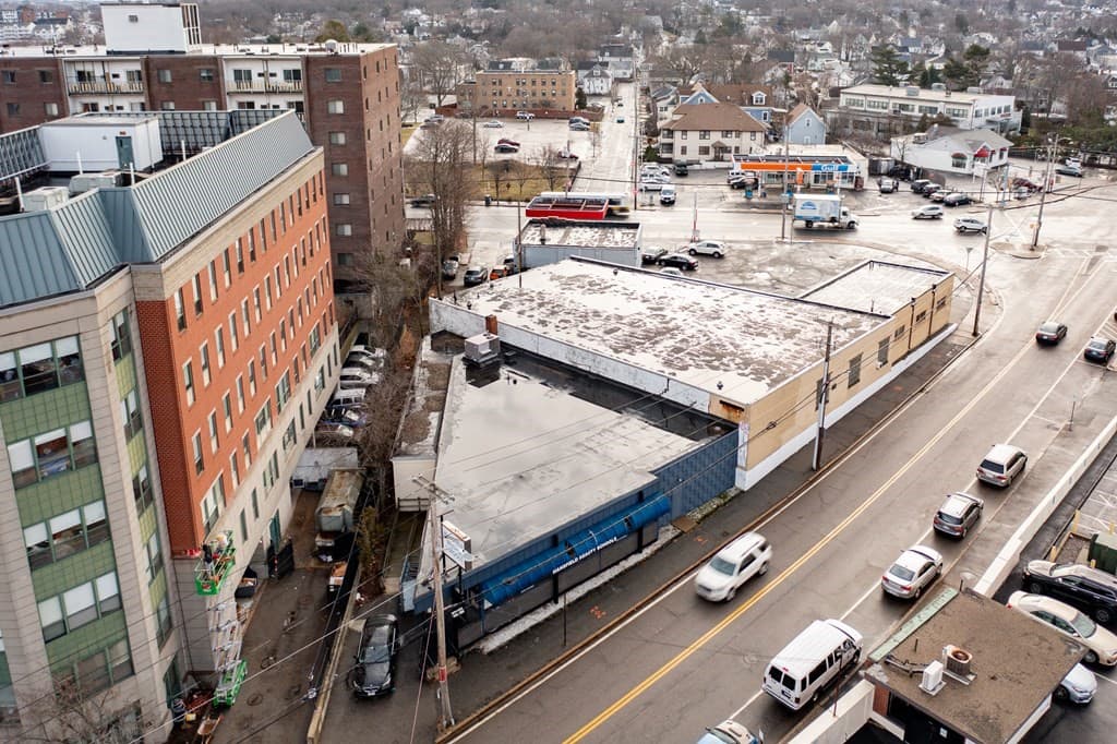 198 Parkingway photo 2