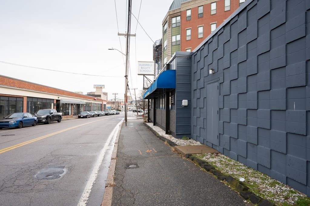 198 Parkingway photo 5