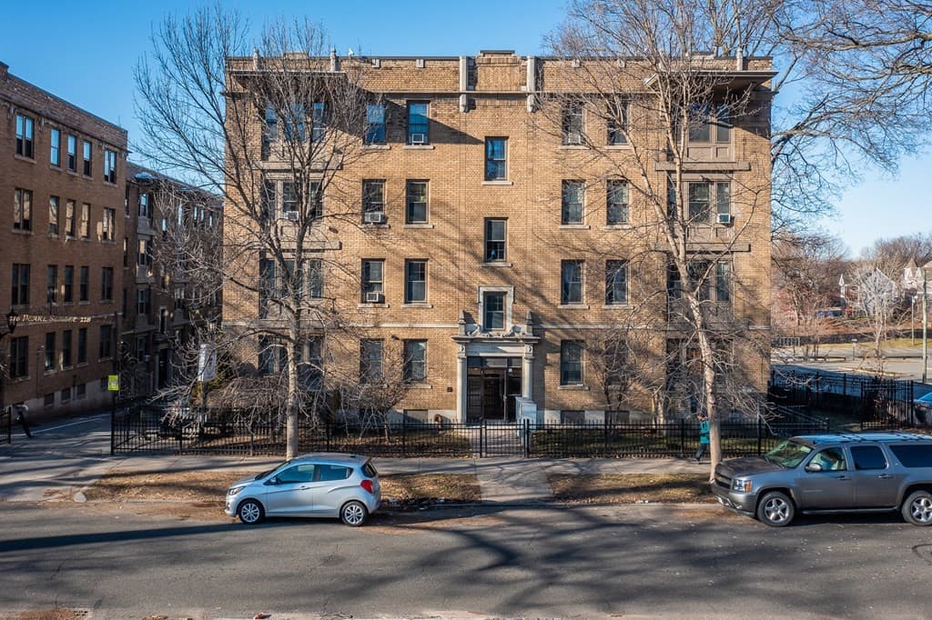 216 Pearl St photo 2