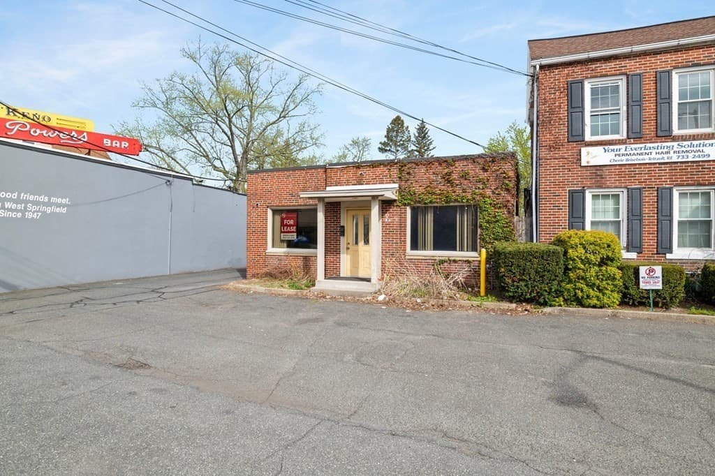 68 Westfield St photo 2
