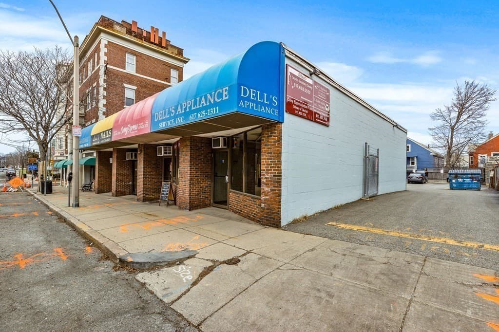 147 Highland Ave photo 3
