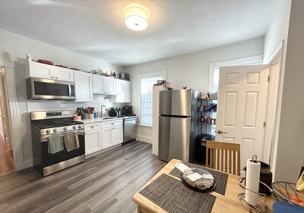 151 East Cottage ##3