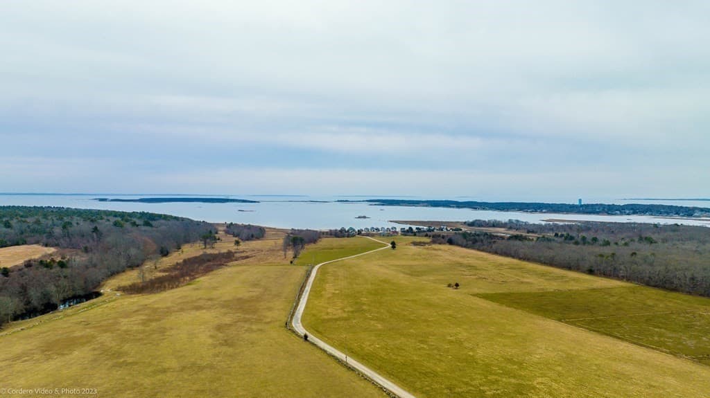 65 Shaws Cove Road photo 3