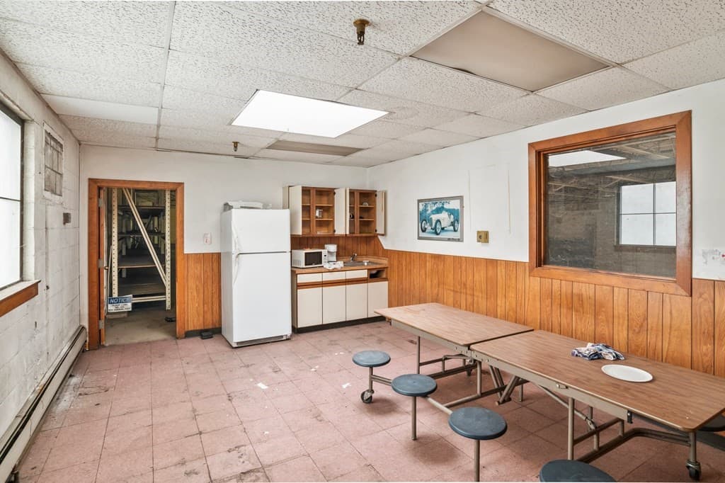 514 Main St photo 4