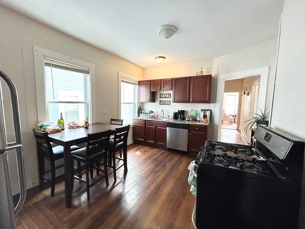 74 Romsey Street #2 photo 2