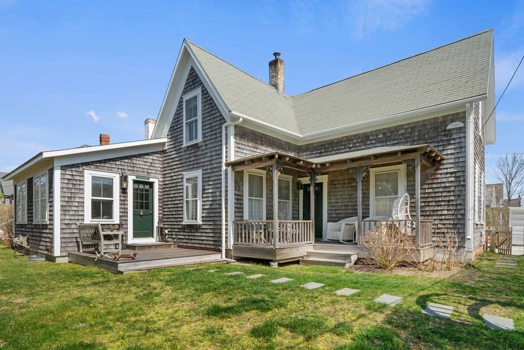 2 Cabot Lane