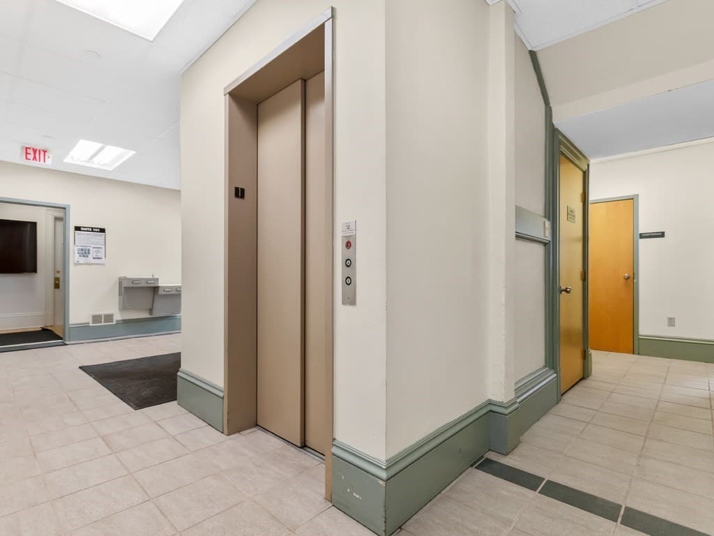578 Main Street #202D photo 4