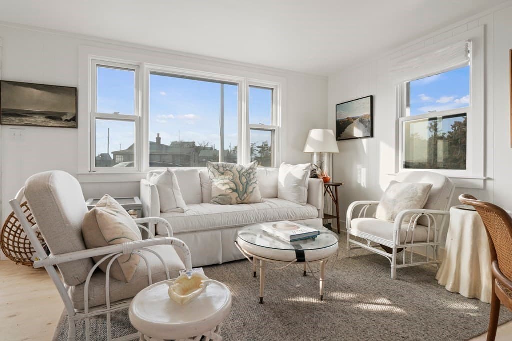 8 Maine Avenue photo 4
