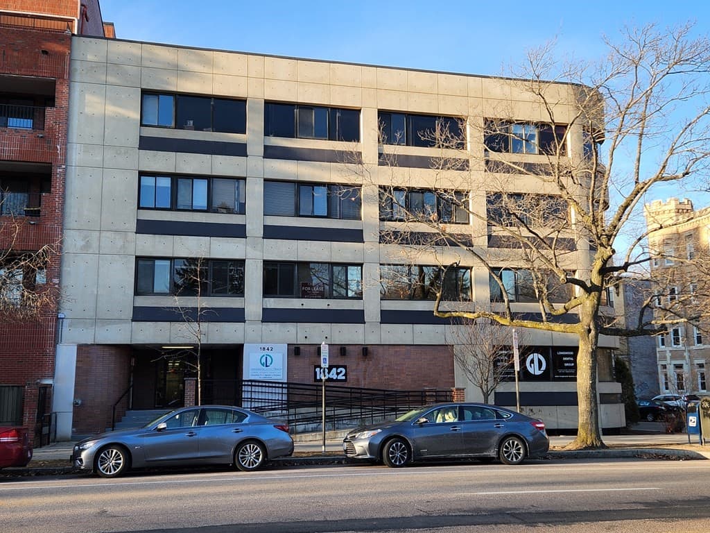 1842 Beacon St #203