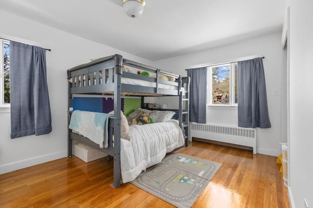 608 Beacon St photo 3