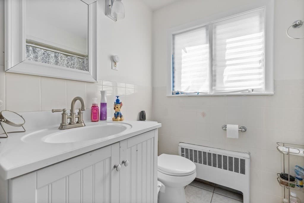 608 Beacon St photo 5