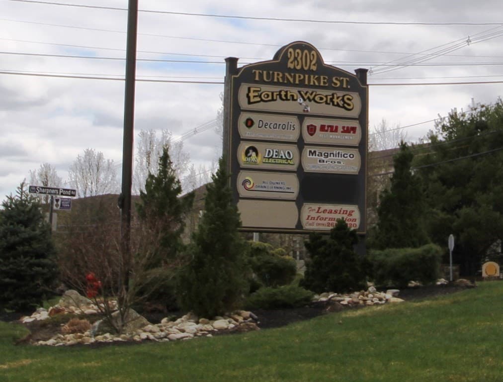 2302 Turnpike #Retail photo 3
