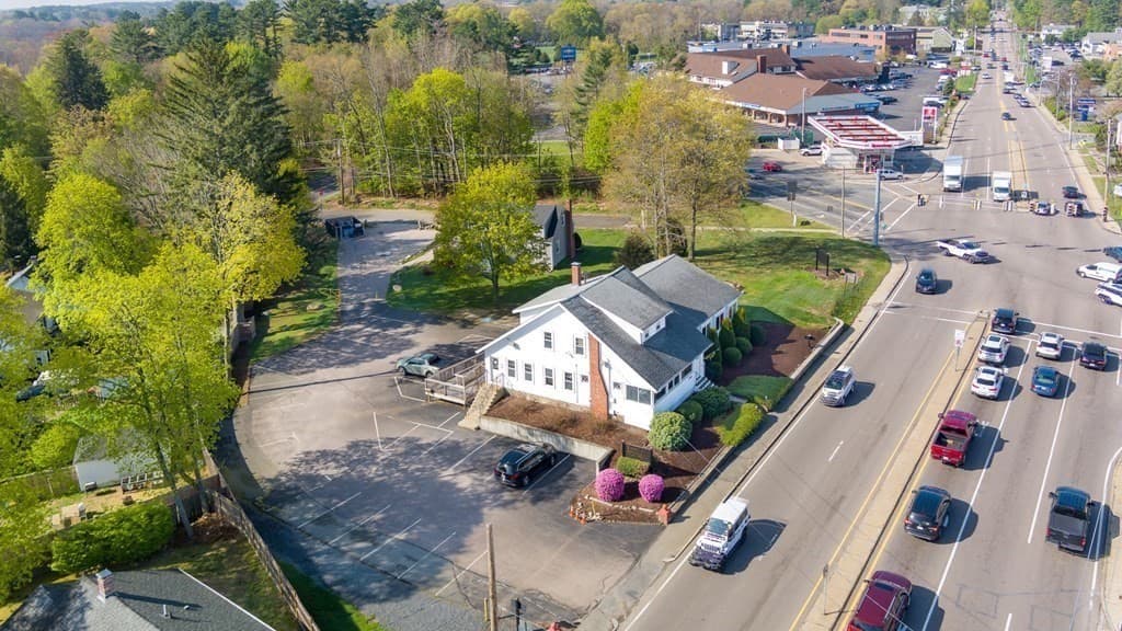 1208 Belmont Street photo 5