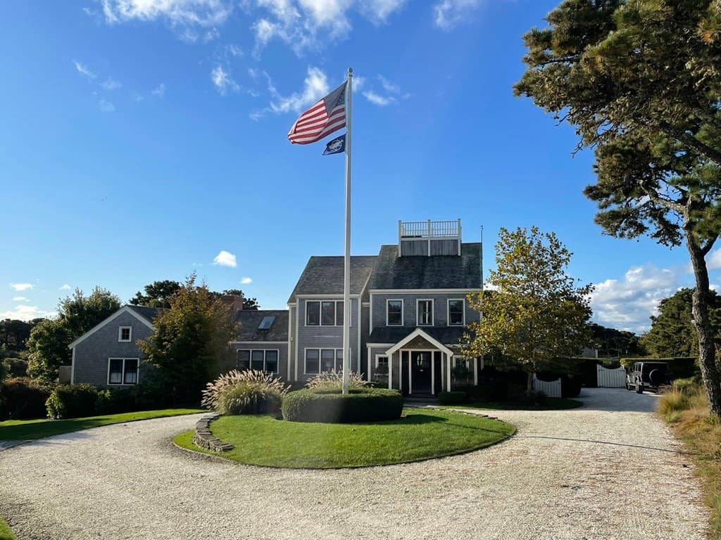 1 Pochick Avenue photo 2