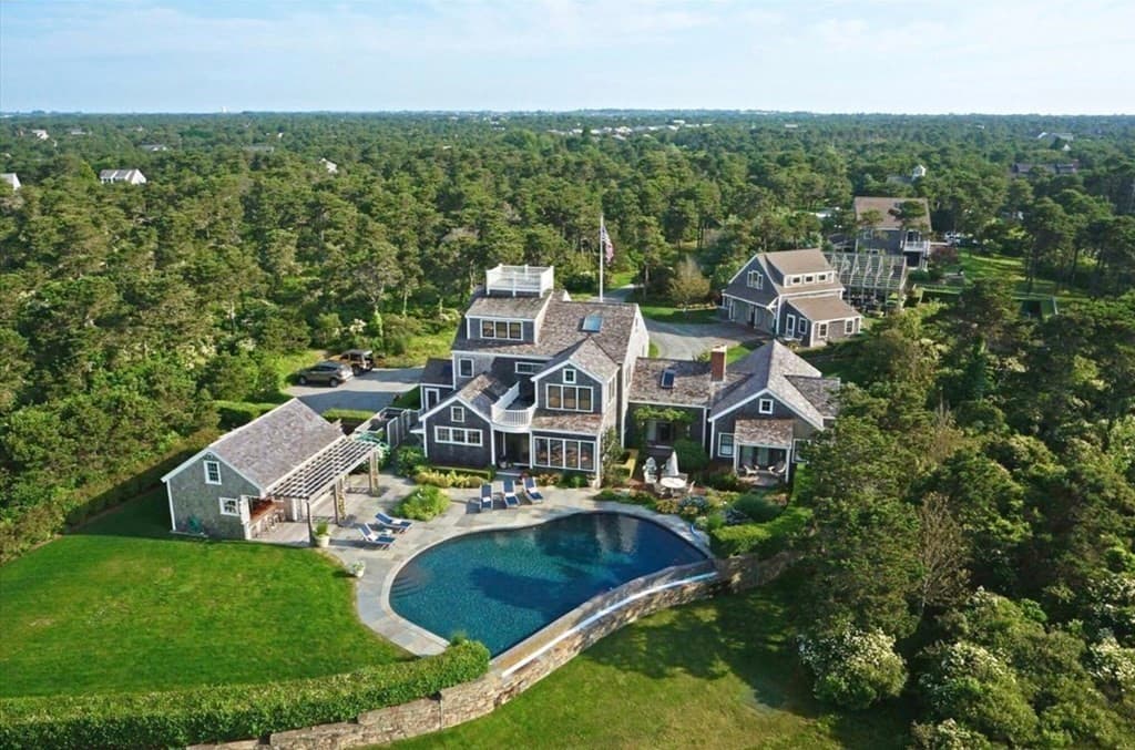 1 Pochick Avenue