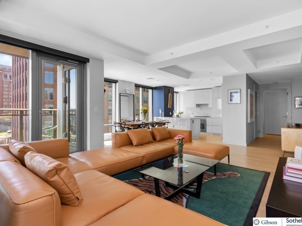 133 Seaport Boulevard #822 photo 3