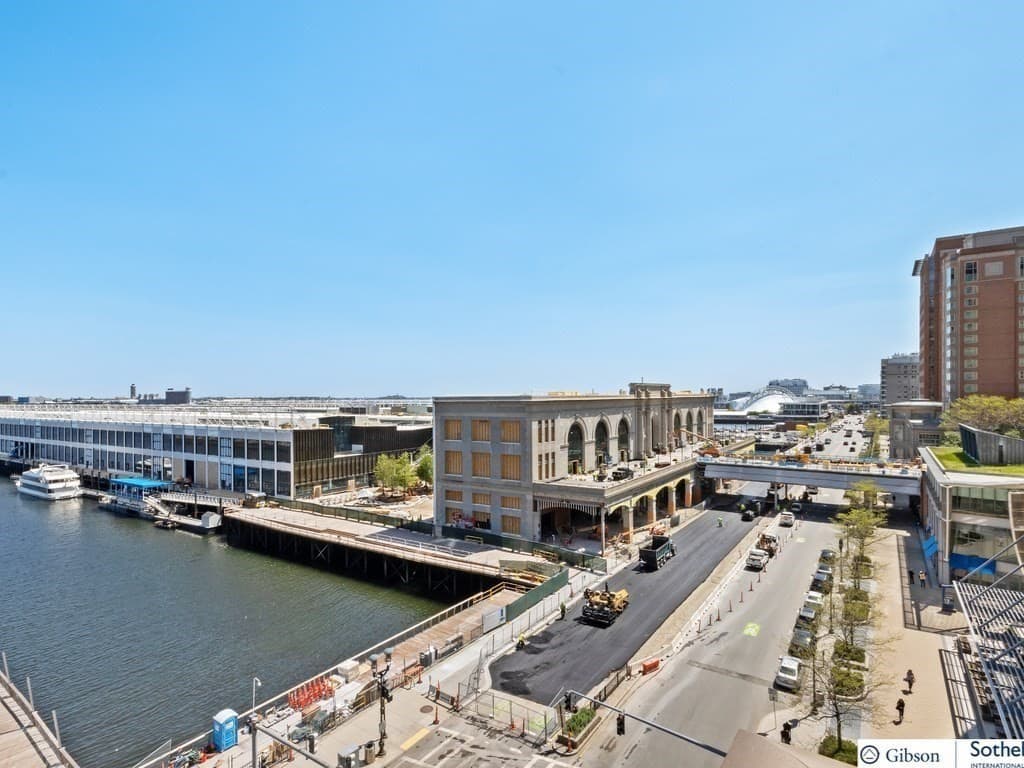 133 Seaport Boulevard #822