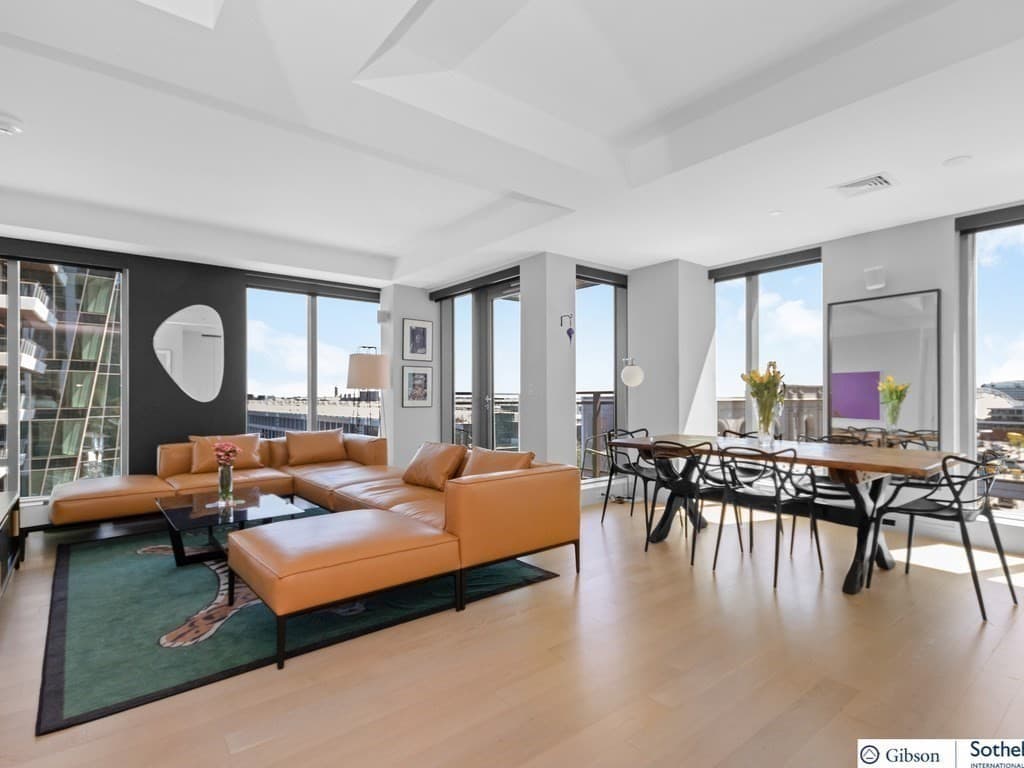 133 Seaport Boulevard #822 photo 4