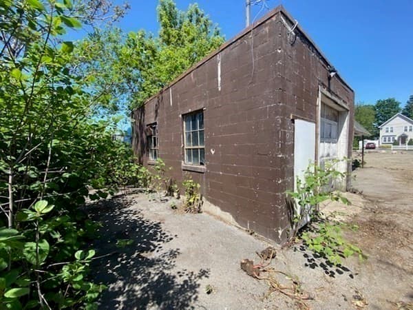 370 N Montello St photo 5