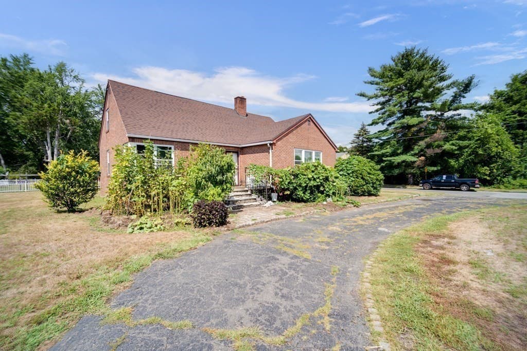 1216 Boston Rd photo 3