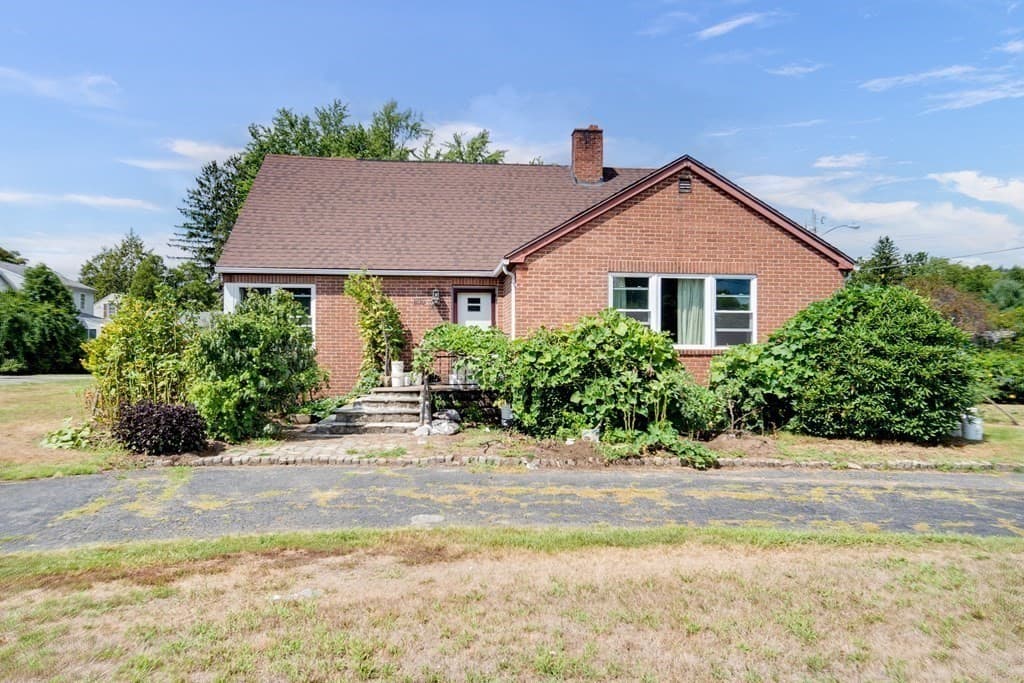 1216 Boston Rd