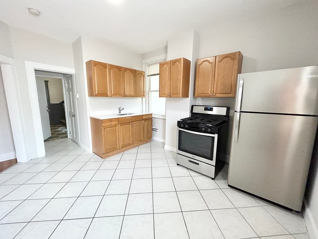 165 Gove St. ##4