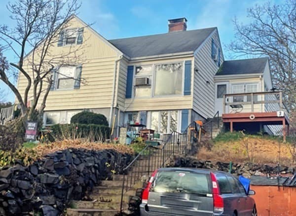3 Evergreen St photo 2