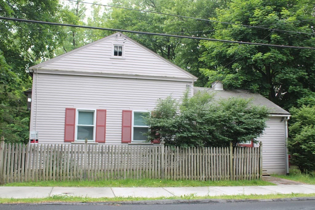 46 Colrain St photo 2