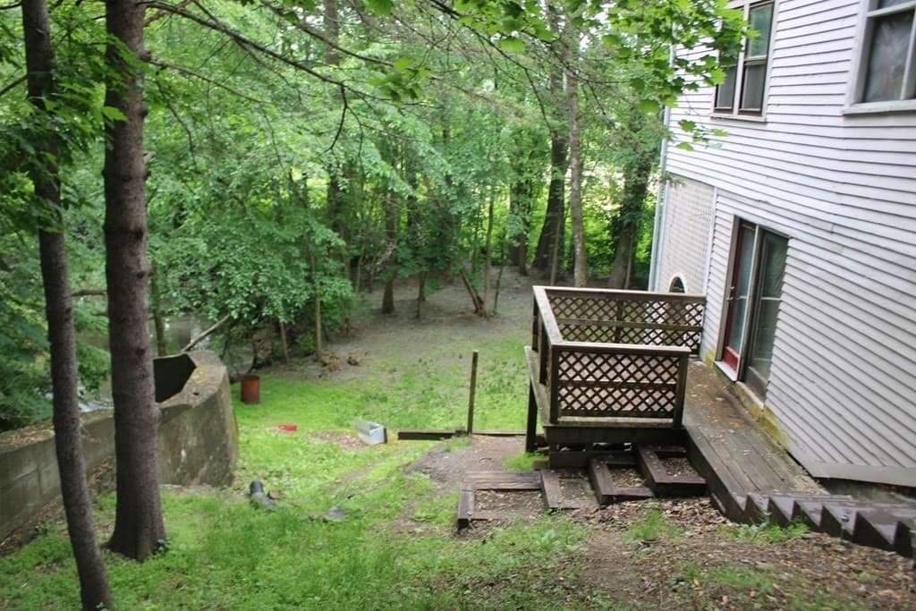 46 Colrain St photo 3