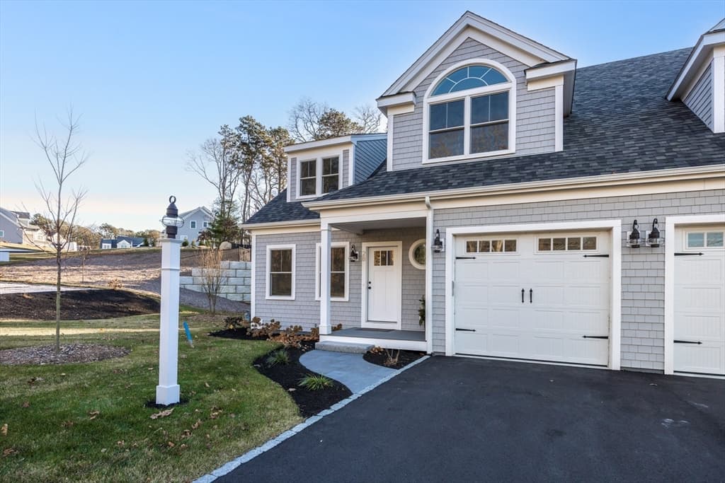 213 N Falmouth Hwy #2B photo 2