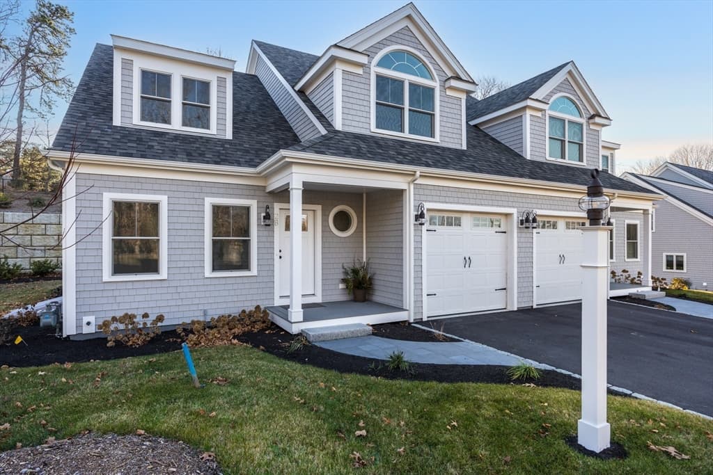 213 N Falmouth Hwy #2B