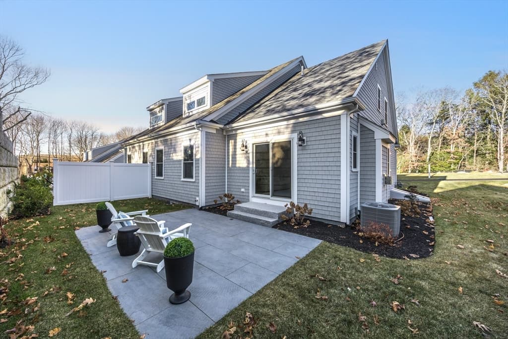 213 N Falmouth Hwy #2B photo 4