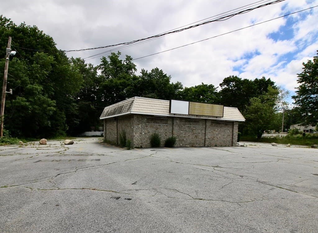 176 Boston Road